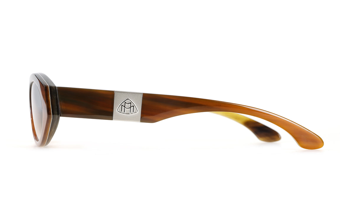 THE CLASSY I P-HA-Z33